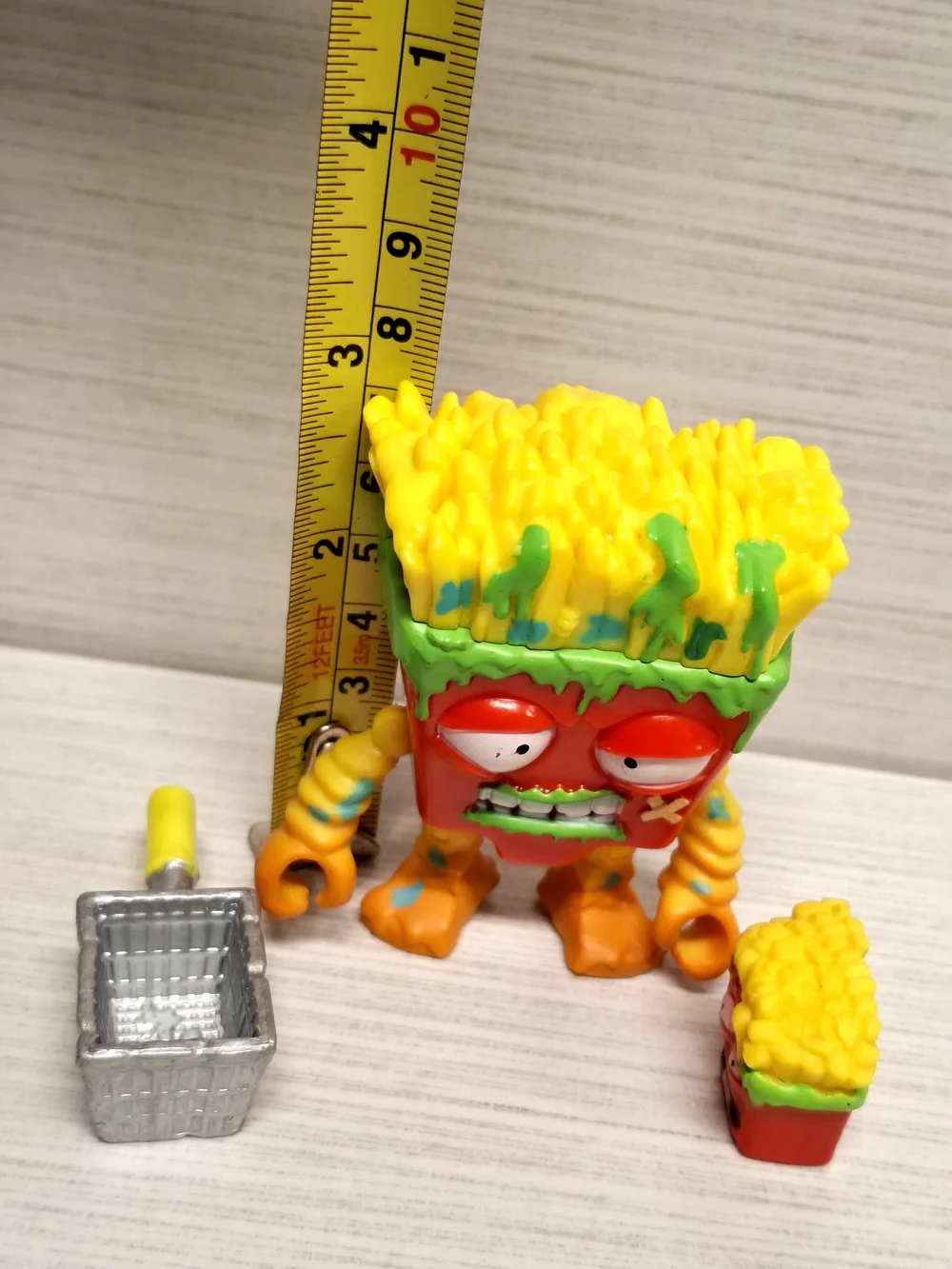 Moose Toys 2015 The Grossery Gang S3 Action Figurine - Complete Fungus Fries
